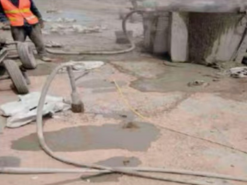 东阿水泥混凝土路面板底注浆技术 路面脱空注浆整治方案