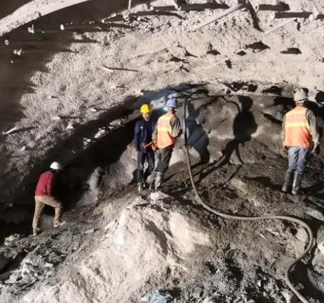 东阿拱顶带模注浆料的施工流程及注意事项